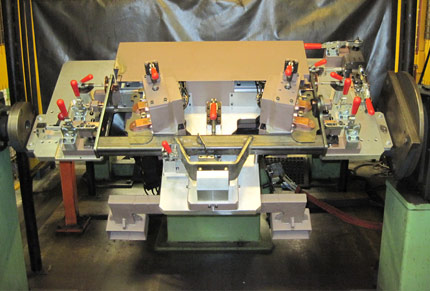 Attelage pour véhicule utilitaire