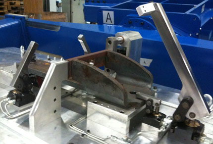 Coussinets chemin de fer - détail : bridage hydrolique